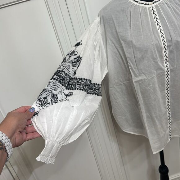 Johnny Was Kivi White Long Sleeve‎ Blouse with Black Embroidery - Picture 3 of 7